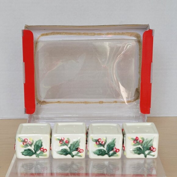Pfaltzgraff Christmas Winterberry Collection Ceramic Mini Salt & Pepper Set/4 - Picture 10 of 15